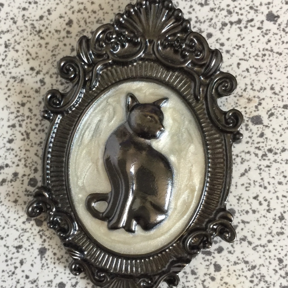 Pier 1 cat black cameo